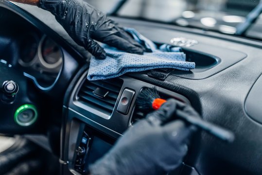 dashboard console trim wipe cleaning